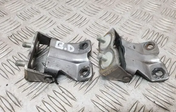 Subaru Legacy Rear door hinge set 