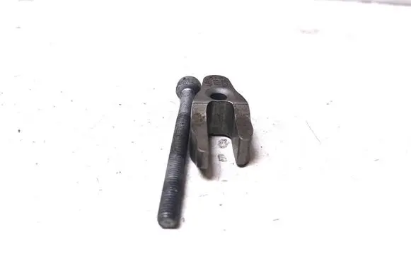 Mercedes-Benz GLK (X204) Fuel Injector clamp holder A6510160238
