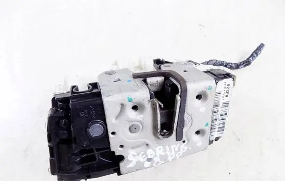 Chrysler Sebring (JS) Front door lock