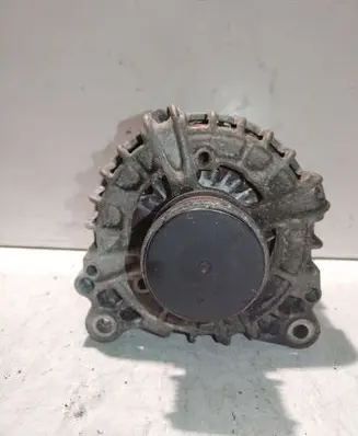 Volkswagen PASSAT B7 Generator/alternator 03L903024F