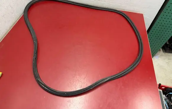 BMW X1 U11 Trunk rubber seal (body) 9450458