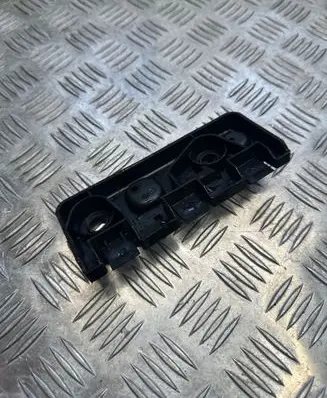 Volvo XC90 Fender mounting bracket 31378135