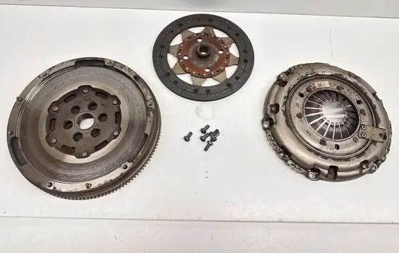 Peugeot 308 Clutch set kit 980770780 9801995280