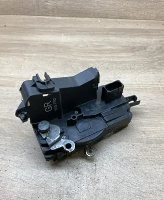 Opel Corsa C Front door lock 13157763 Leftside