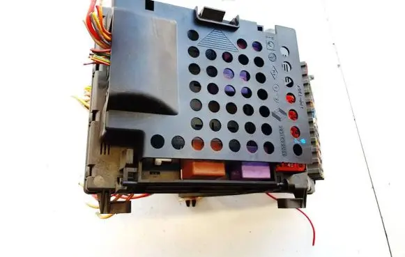 Renault Laguna I Fuse box set 7700821586