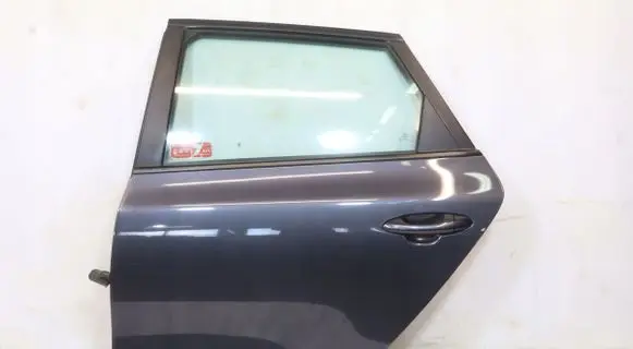 KIA Ceed Rear door 