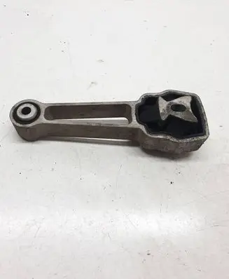 Volvo S60 Engine mount bracket