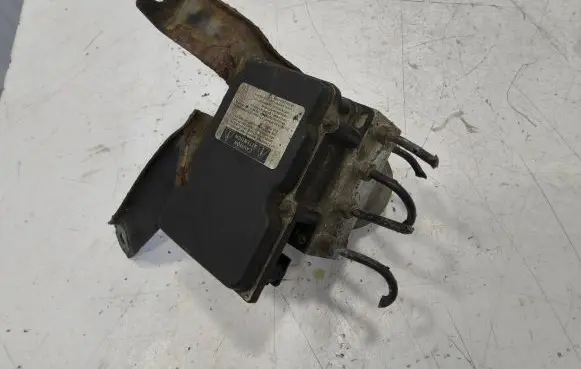 Toyota Avensis T250 ABS Pump 0265231327
