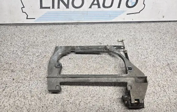 BMW 7 E38 Rear door exterior handle/bracket 51228245346