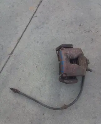 Honda Civic IX Front brake caliper