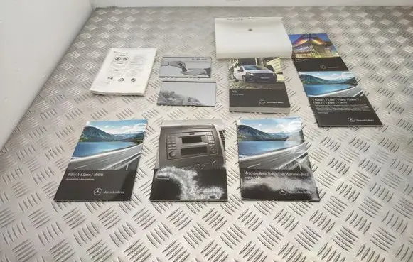 Mercedes-Benz Vito Viano W447 Owners service history hand book A0005850800