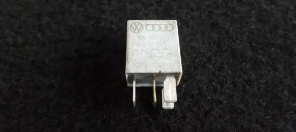 Volkswagen PASSAT B6 Other relay 1K0951253 0332011100