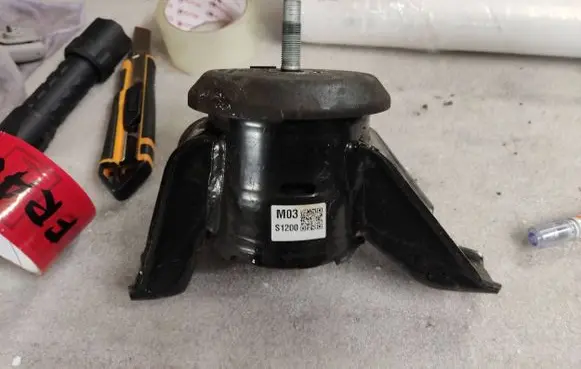 Hyundai Santa Fe Engine mount bracket S1200