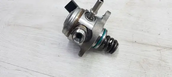 Seat Ibiza V (KJ) Fuel injection high pressure pump 05E127027A