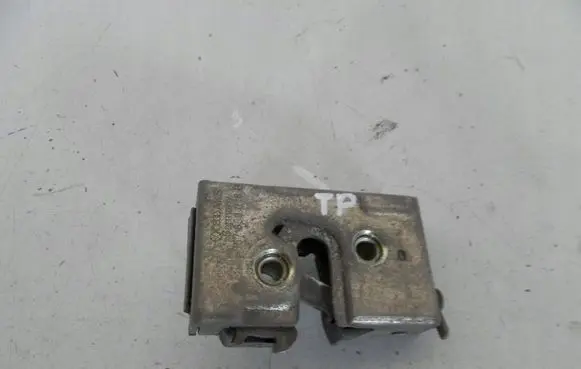 Volkswagen PASSAT B3 Rear door lock 357839016D