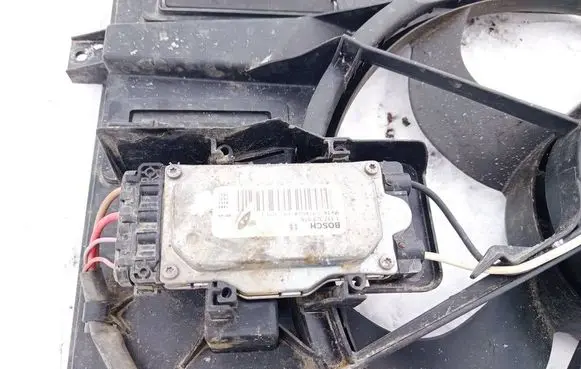 Volkswagen Golf VI Coolant fan relay 1137328616