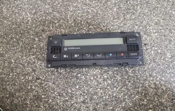 Volkswagen PASSAT B5.5 Climate control unit