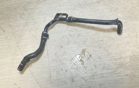 Audi Q3 F3 Engine coolant pipe/hose 04E122447