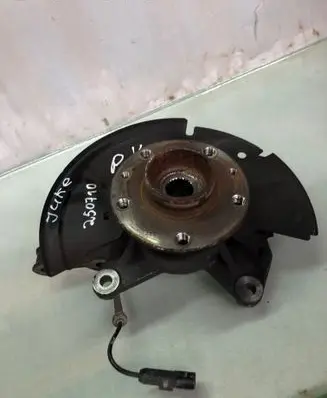 Nissan Juke II F16 Front wheel hub 499d