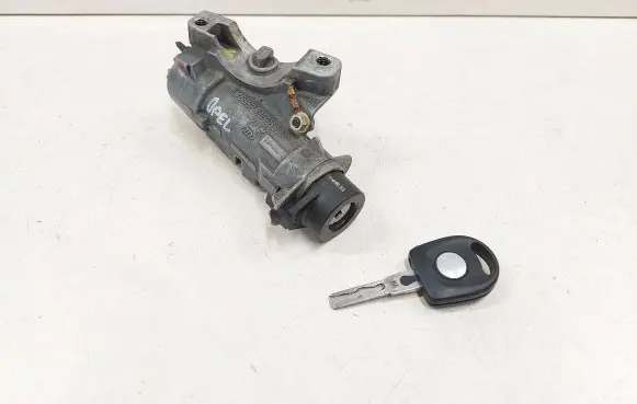 Opel Astra H Ignition lock 4B0905851C