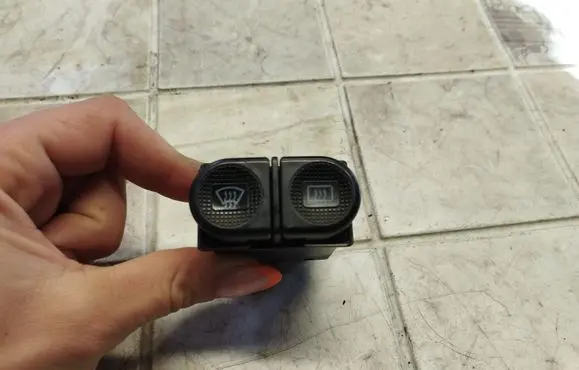 Volkswagen Sharan Windscreen/window heater switch 7M0959621