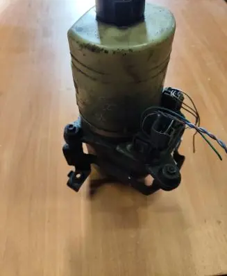 Ford Focus Power steering pump 140085011094 C6S4B