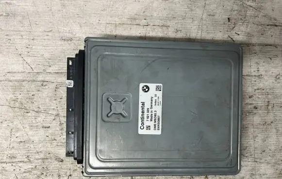 BMW X5M E70 Engine control unit/module ECU 7621329