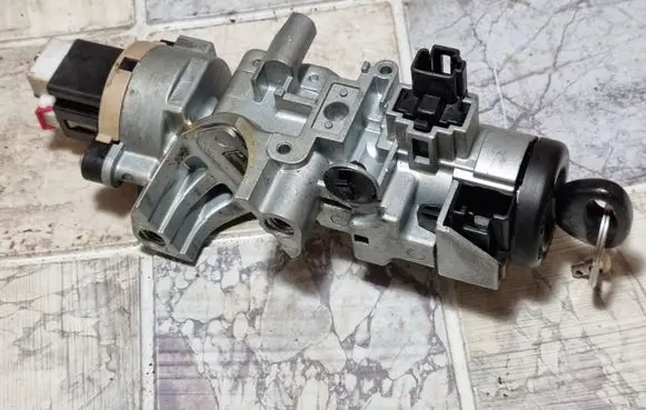 Mazda Premacy Ignition lock SL33