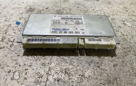 Mercedes-Benz E W211 ESP (stability system) control unit 0265109512 DX6837022502 0325456632