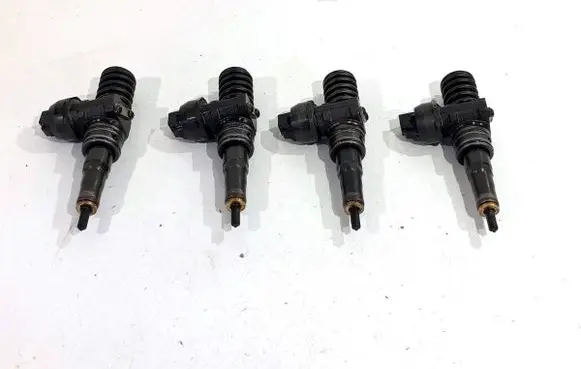 Skoda Octavia Mk2 (1Z) Fuel injectors set 038130073BN