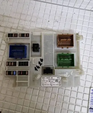 Ford Mondeo MK IV Fuse module BG9T14A073BK 3659AF01125TP 97RI010012