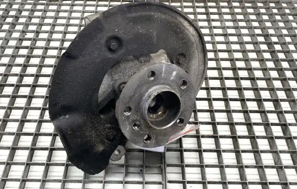 Mini Clubman F54 Front wheel hub spindle knuckle 6876646