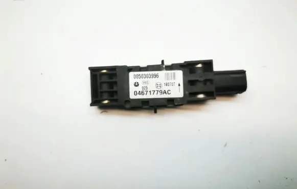 Chrysler 300 - 300C Airbag deployment crash/impact sensor 04671779AC 0050303996