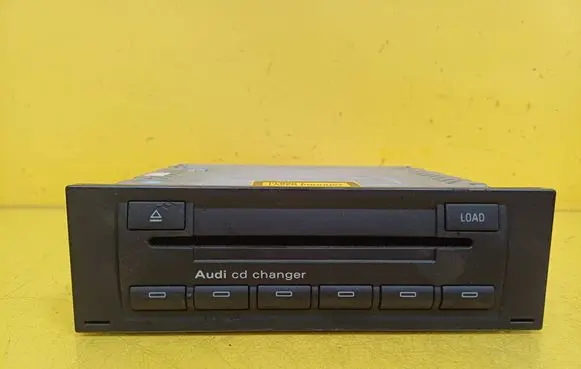Audi A4 S4 B6 8E 8H CD/DVD changer 8E0035111