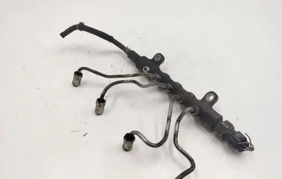 Toyota Corolla Verso AR10 Fuel main line pipe 39458 71d10