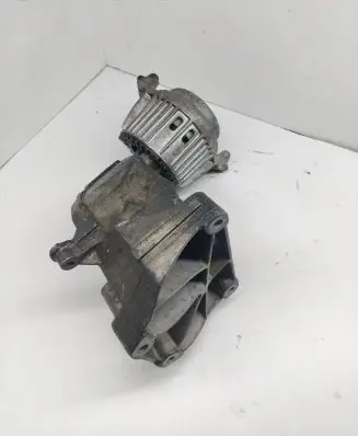 Mercedes-Benz C W204 Engine mounting bracket A6512230004