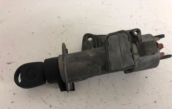 Volkswagen Polo Ignition lock 4B0905851C