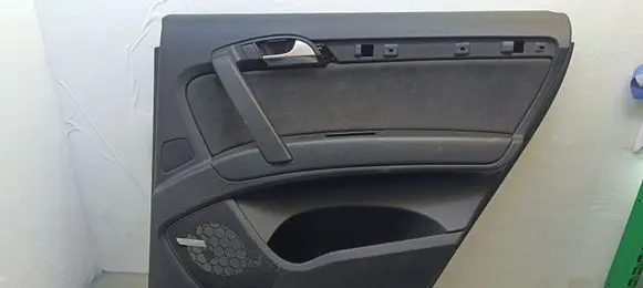 Audi Q7 4L Rear door card panel trim 4L0863981