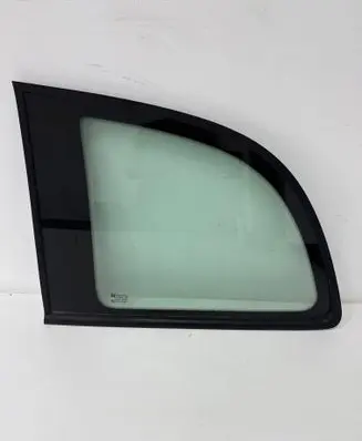 Opel Zafira A Rear side window 09175391