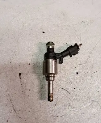 Audi Q5 SQ5 Fuel injector 0261500621