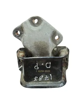 Peugeot 5008 Engine mount bracket 437648629
