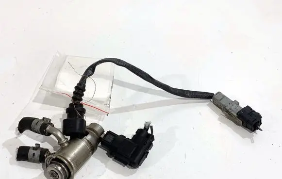 Dacia Duster II Fuel injectors set 208995377R