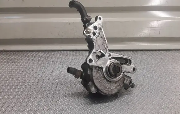 Skoda Fabia Mk2 (5J) Vacuum pump 038145209n