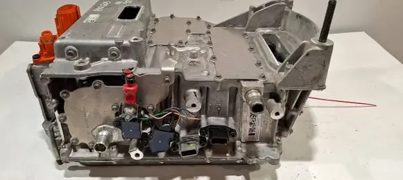 Voltage converter inverter