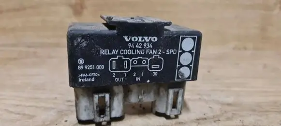 Volvo S70 V70 V70 XC Coolant fan relay 9442934