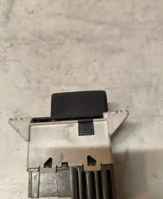 Ford Focus Multifunctional control switch/knob 020500 98AG13A350AE