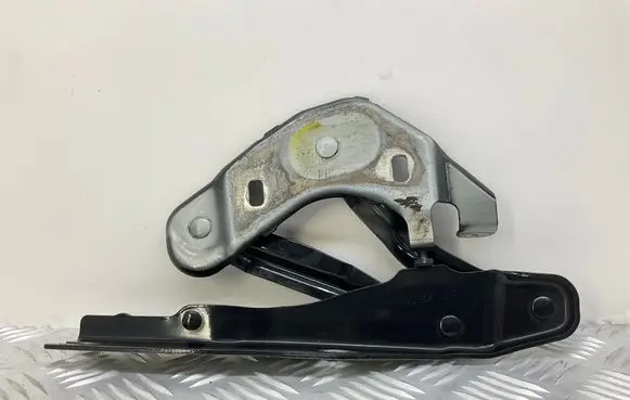 Engine bonnet/hood hinges