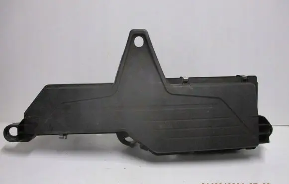 BMW 2 Active Tourer U06 Air filter box 7051822