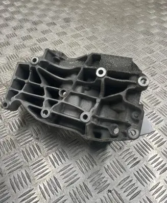 BMW 1 E81 E87 Bracket in trunk/boot 