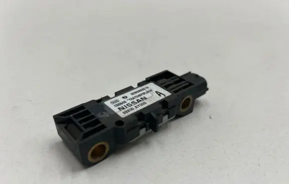 Nissan Note (E11) Airbag deployment crash/impact sensor 0285003019 98830AY000 100648